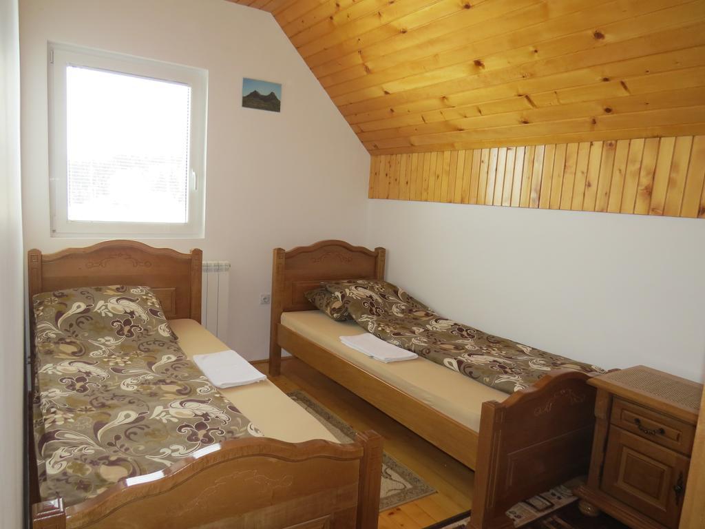 Rooms And Bungalows Sreten Zugic Zabljak  Ruang foto