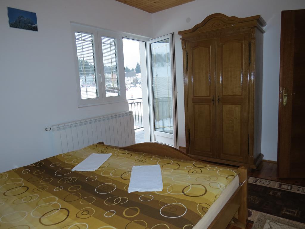 Rooms And Bungalows Sreten Zugic Zabljak  Ruang foto