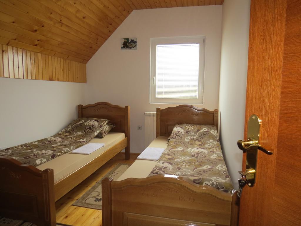 Rooms And Bungalows Sreten Zugic Zabljak  Ruang foto