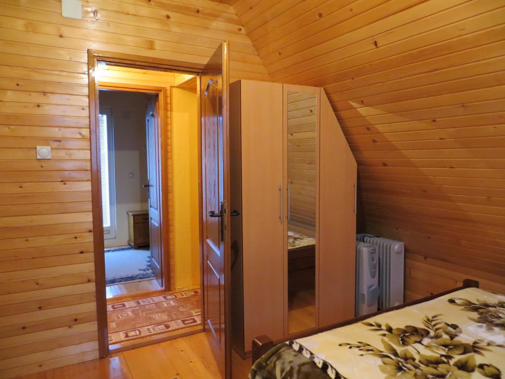 Rooms And Bungalows Sreten Zugic Zabljak  Ruang foto